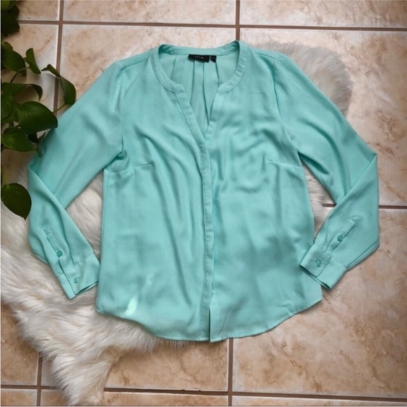 Apt. 9 Tops - Apt. 9 Buttondown Blouse